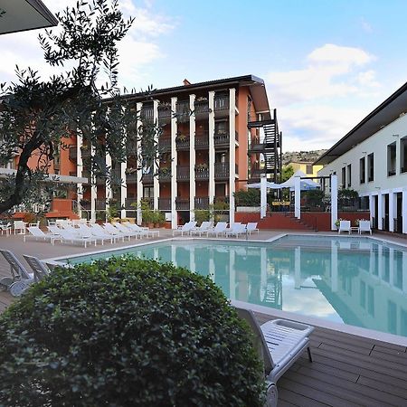 טורבולה Club Hotel E Residence La Vela מראה חיצוני תמונה