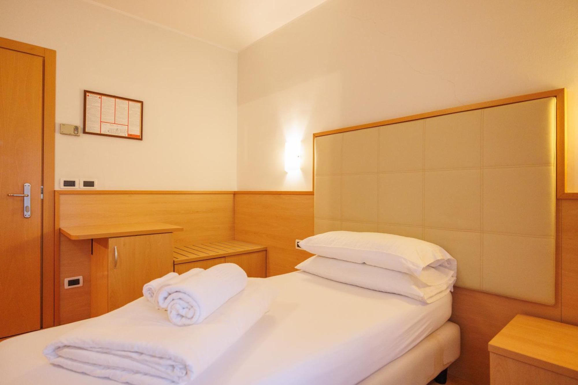 טורבולה Club Hotel E Residence La Vela מראה חיצוני תמונה