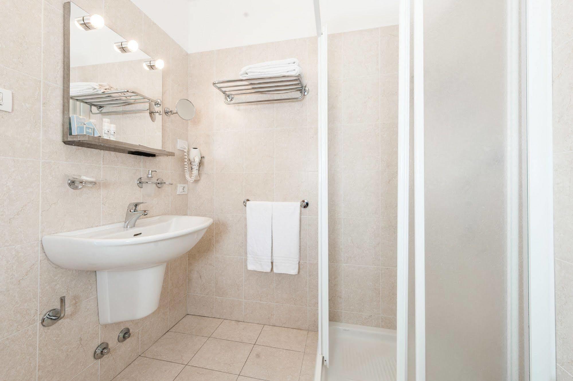 טורבולה Club Hotel E Residence La Vela מראה חיצוני תמונה