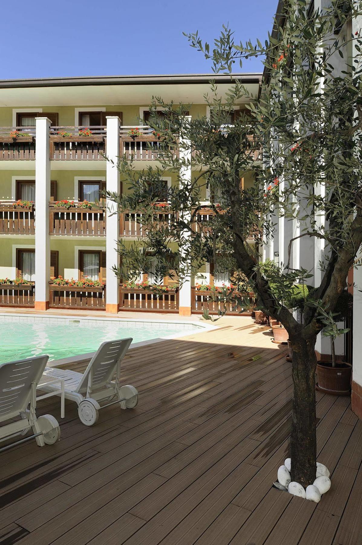 טורבולה Club Hotel E Residence La Vela מראה חיצוני תמונה